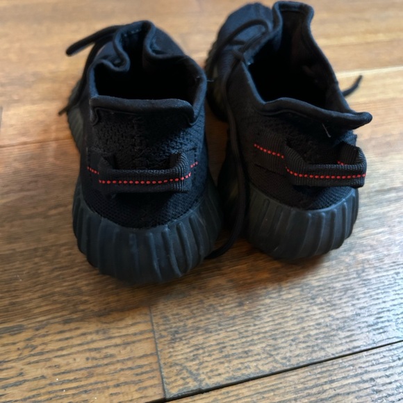 Yeezy Boost 350 BRED
Size 7.5 Men’s
Worn in good condition - Picture 4 of 7